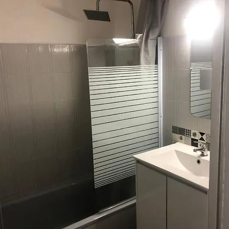 Apartment 2025 - Grand Avec Piscine Et A 50 M