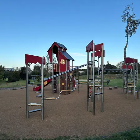 2025 - Grand Avec Piscine Et A 50 M